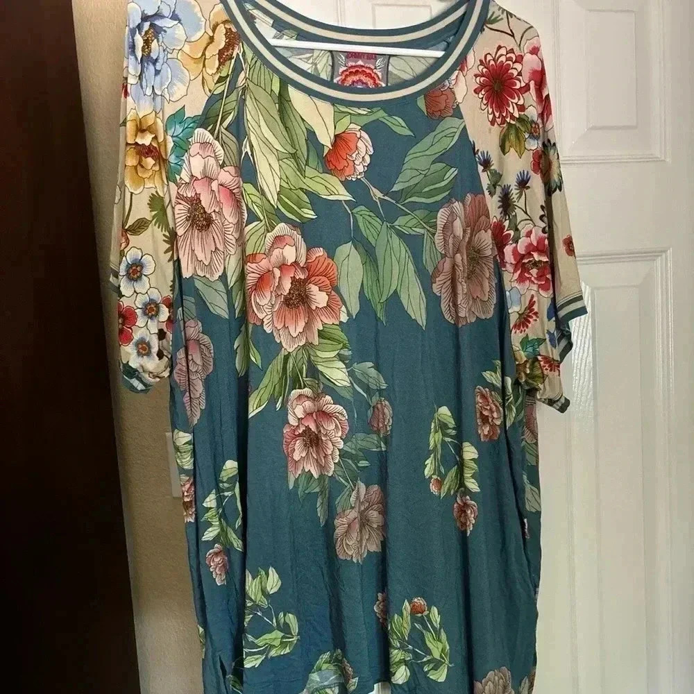 Johnny Was Romano Raglan Floral Tee NWOT - Picture 4 of 8